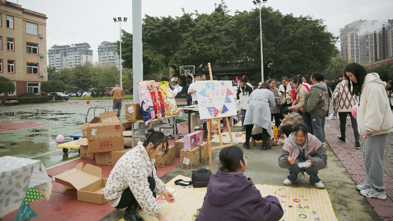 文化周|共享閑置，“集市”行樂(lè )，四川海蓉開(kāi)展愛(ài)心集市公益活動(dòng)